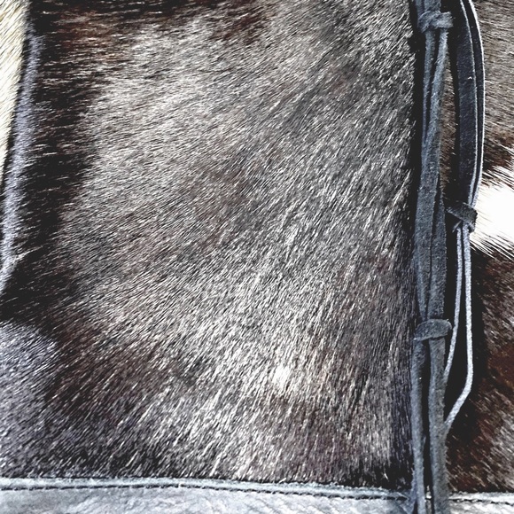 Genuine Leather Black&White Cowhide shoulder Bag - Picture 10 of 14